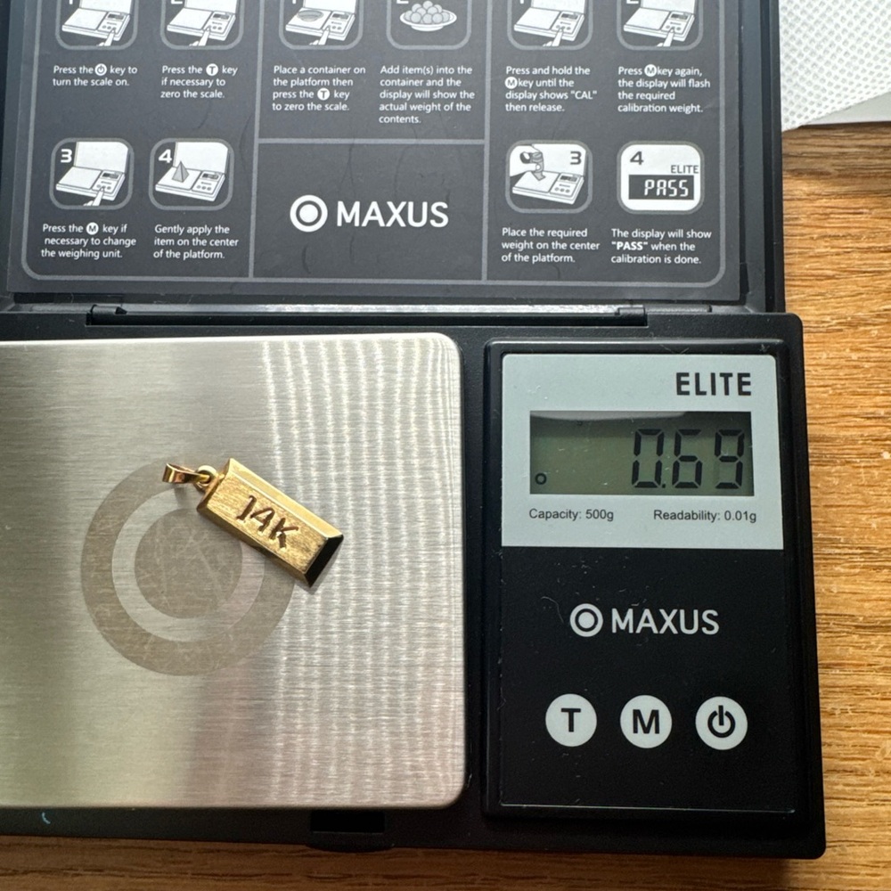 14k Yellow Gold Bar Pendant “14K” 3-d Hollow 0.69 grams - Picture 9 of 11